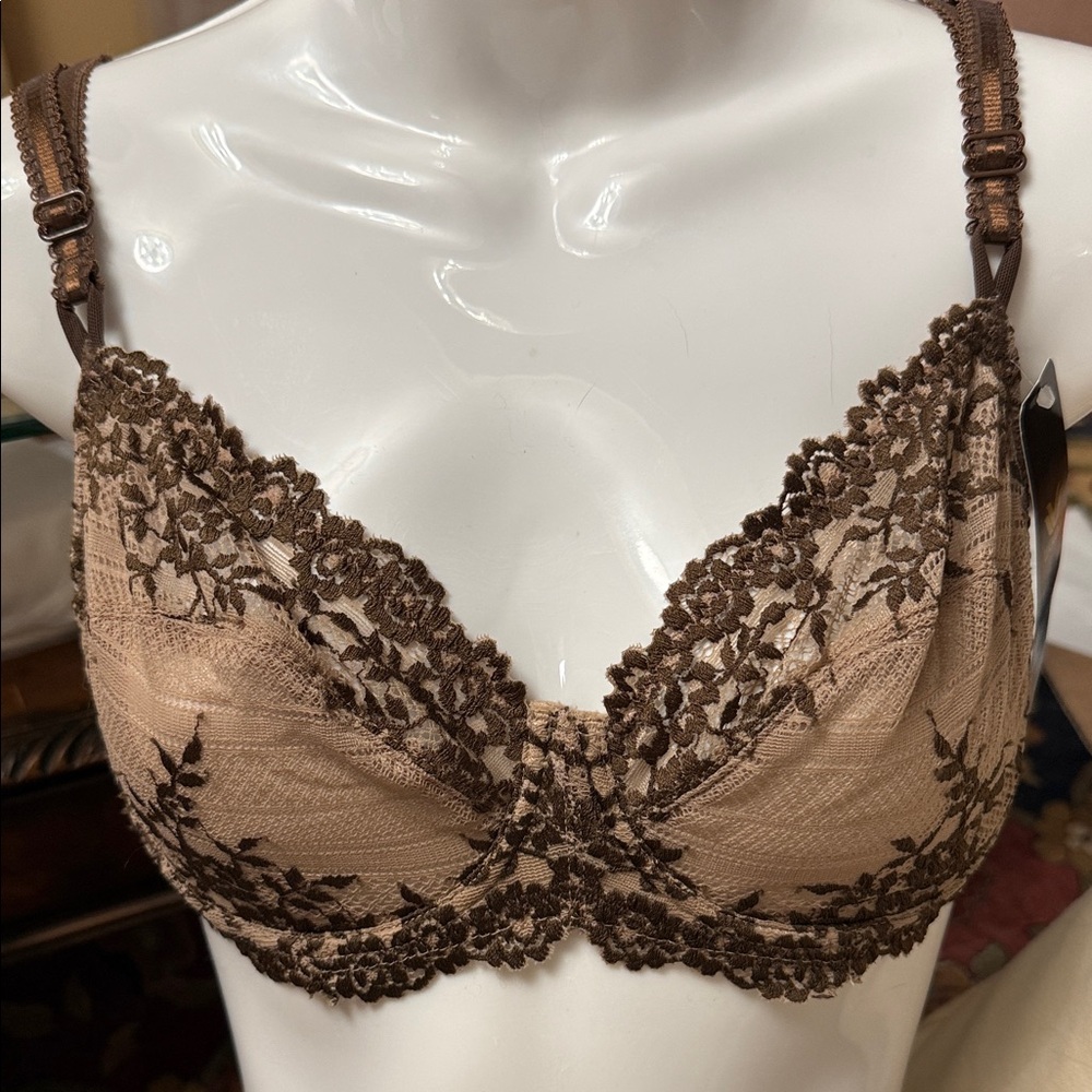 Wacoal Elegant Lace Trimmed Bra in Brown 32D New